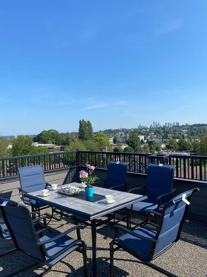 Bed and Breakfast Six Minutes To Rupert Station Vancouver Kanada